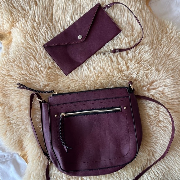 Ardene Faux Leather Maroon Adjustable Strap Shoulder Bag Tassel Tabs - Picture 5 of 15